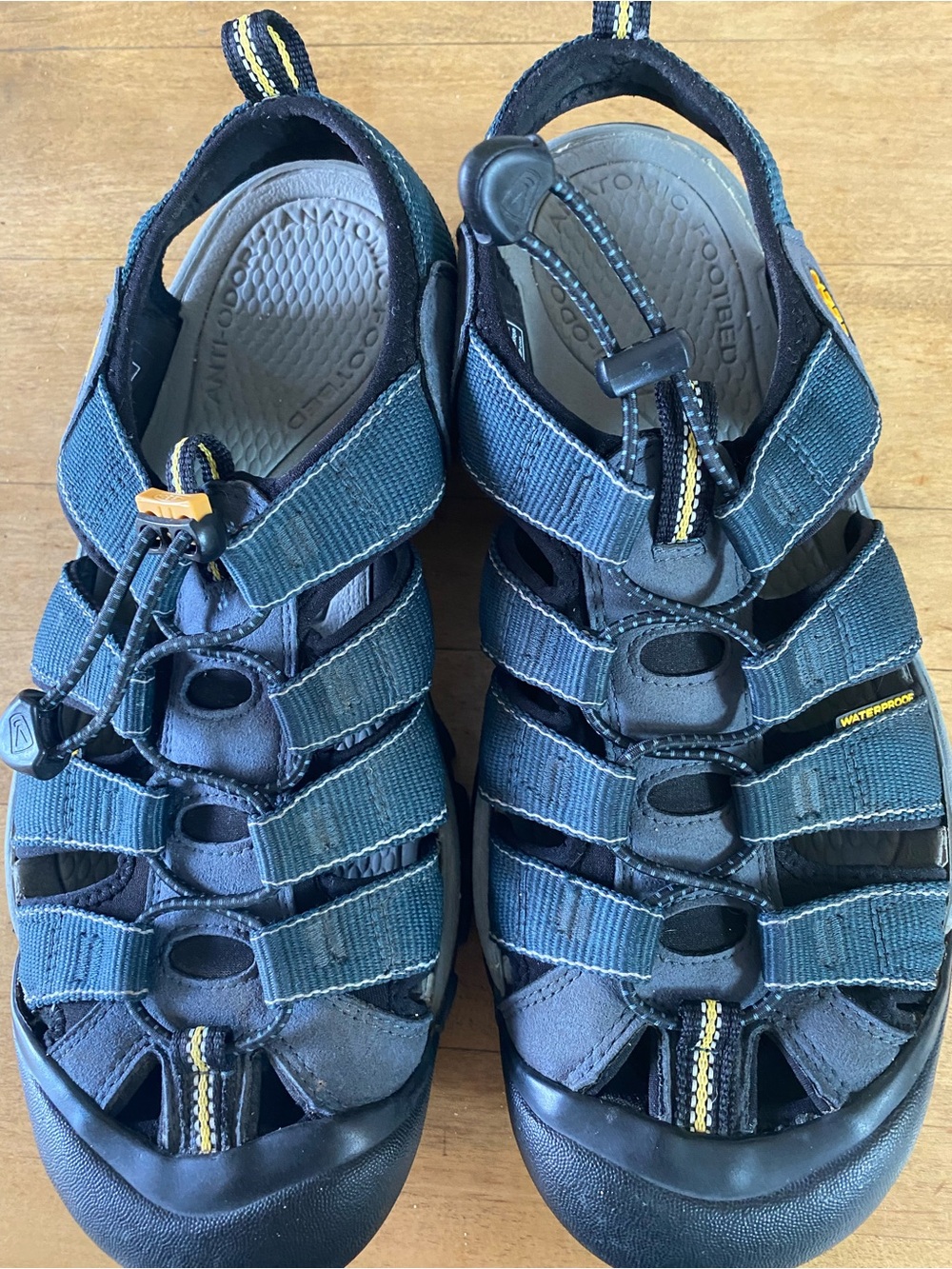 Unisex Keen water shoes.    Size 10-43’EU. Blue and Black